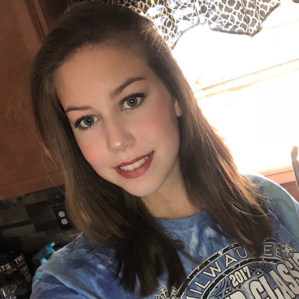 Meet your Posher, Hannah